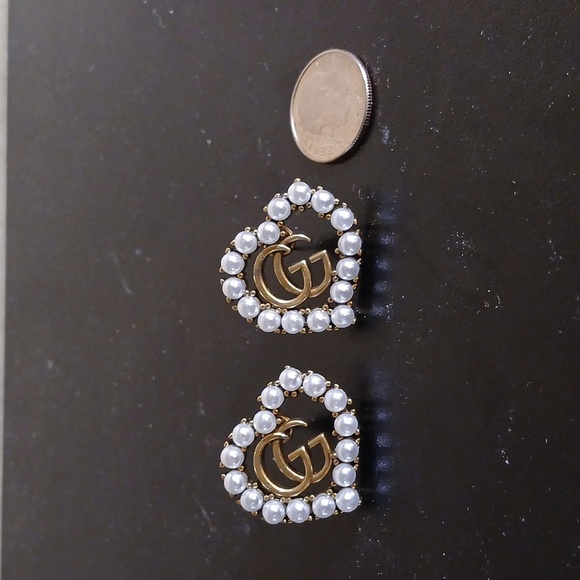 Authentic Gucci Heart Shaped Faux Pearl Earrings - Picture 2 of 5